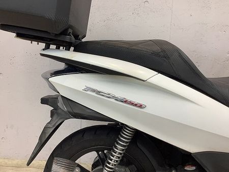 ホンダ PCX150 PCX150 JMCA認証ヨシムラマフラー! リアボックス装備! カスタムシート! 8