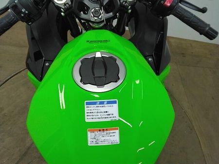 カワサキ ニンジャ 400 26
