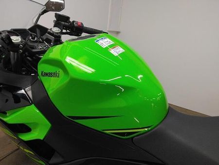 カワサキ ニンジャ 400 28