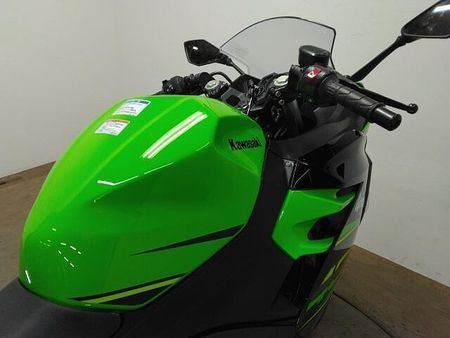 カワサキ ニンジャ 400 29