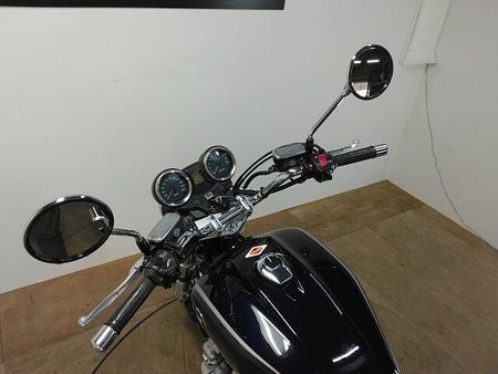 ホンダ CB1100 タンク左側に小さなエクボがありますが全体的に綺麗です。受注期間限定のスペシャルエディション 31
