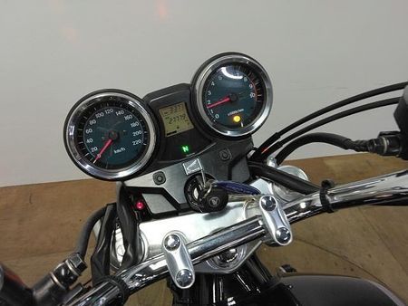 ホンダ CB1100 タンク左側に小さなエクボがありますが全体的に綺麗です。受注期間限定のスペシャルエディション 32