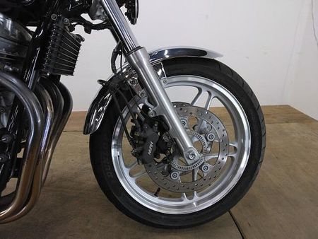 ホンダ CB1100 タンク左側に小さなエクボがありますが全体的に綺麗です。受注期間限定のスペシャルエディション 8