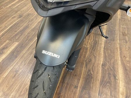 スズキ ジクサー SF250 ジクサー250SF 2023年モデル ☆マルチバー・ヘルメットホルダー付き☆ 24