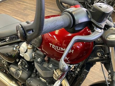 トライアンフ BONNEVILLE BOBBER BLACK ボンネビルボバー ☆エンジンガード付き☆ 26