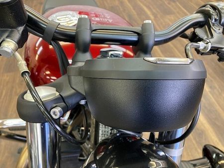 トライアンフ BONNEVILLE BOBBER BLACK ボンネビルボバー ☆エンジンガード付き☆ 29