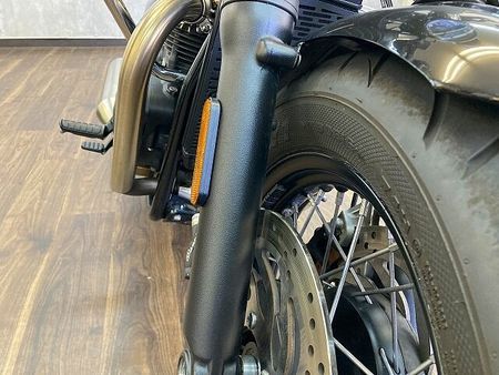 トライアンフ BONNEVILLE BOBBER BLACK ボンネビルボバー ☆エンジンガード付き☆ 35