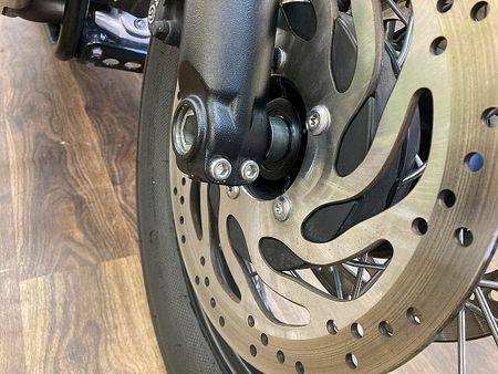 トライアンフ BONNEVILLE BOBBER BLACK ボンネビルボバー ☆エンジンガード付き☆ 36