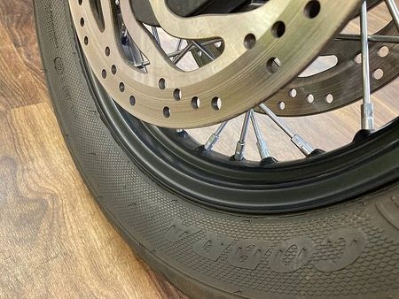 トライアンフ BONNEVILLE BOBBER BLACK ボンネビルボバー ☆エンジンガード付き☆ 37