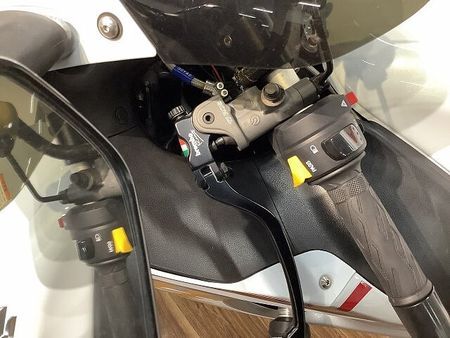 スズキ HAYABUSA ハヤブサ ★2015年モデル/ETC1.0標準装備/ヨシムラスリップオンマフラー/ストライ 17