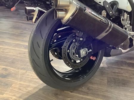 スズキ HAYABUSA ハヤブサ ★2015年モデル/ETC1.0標準装備/ヨシムラスリップオンマフラー/ストライ 32