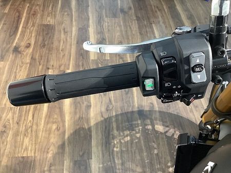 カワサキ Z900RS Z900RS SE ★2025年モデル/ワンオーナー/グリップヒーター/グラブバー 17