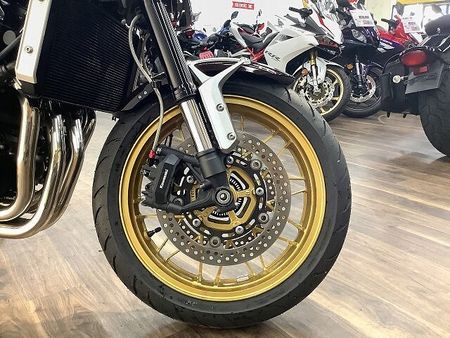 カワサキ Z900RS 【マル得】Z900RS ★50thアニバーサリー/エフェックスハンドル/グリップヒーター/ 21
