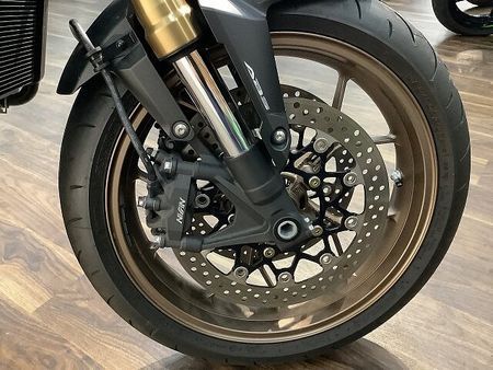 ホンダ CB650R CB650R ★2021年モデル/デイトナ製エンジンガード/グリップヒーター/USBポート 21