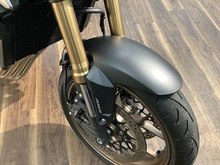 ホンダ CB650R CB650R ★2021年モデル/デイトナ製エンジンガード/グリップヒーター/USBポート 28