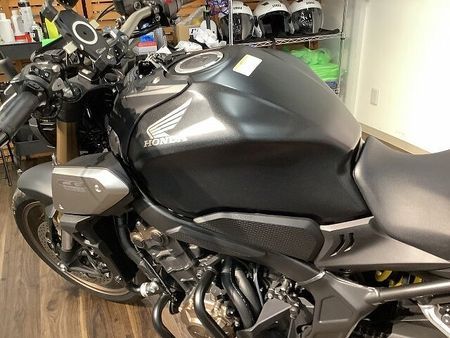 ホンダ CB650R CB650R ★2021年モデル/デイトナ製エンジンガード/グリップヒーター/USBポート 34