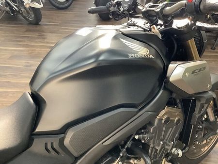 ホンダ CB650R CB650R ★2021年モデル/デイトナ製エンジンガード/グリップヒーター/USBポート 35