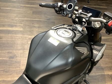 ホンダ CB650R CB650R ★2021年モデル/デイトナ製エンジンガード/グリップヒーター/USBポート 36