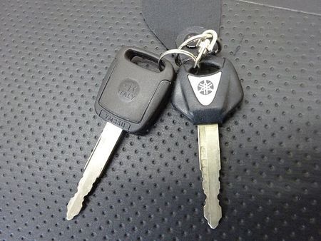 ヤマハ XJR1300 XJR1300 2007年モデル/ワイバン製フルエキマフラー/ビキニカウル/USBポート一 9