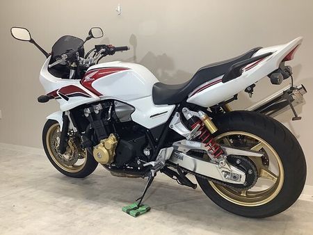 ホンダ CB1300スーパーボルドール CB1300 SUPER BOL D'OR 2012年モデル/リアフェンダーレス/エンジン 8