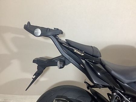 スズキ GSR750 GSR750 2012年モデル/リアキャリア装備/ヘルメットホルダー/純正スペアキーあり 24