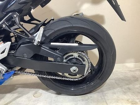 スズキ GSR750 GSR750 2012年モデル/リアキャリア装備/ヘルメットホルダー/純正スペアキーあり 39