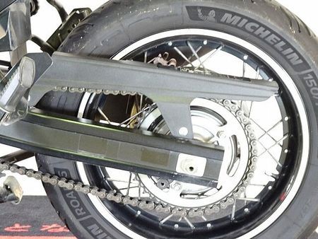 スズキ Vストローム650XT 【マル得】V-Strom 650XT(Vストローム)GIVIトップケース/USBポート装備 18