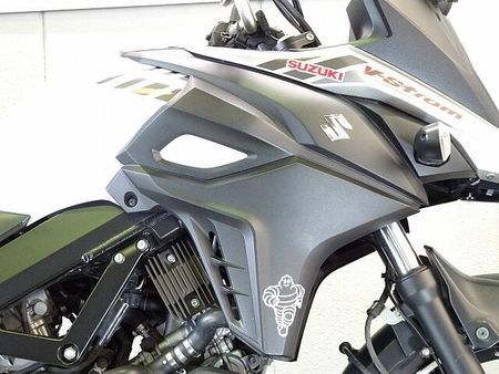 スズキ Vストローム650XT 【マル得】V-Strom 650XT(Vストローム)GIVIトップケース/USBポート装備 29