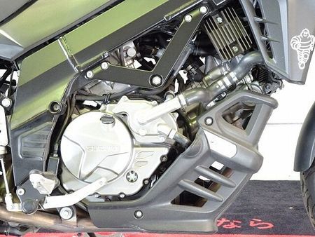 スズキ Vストローム650XT 【マル得】V-Strom 650XT(Vストローム)GIVIトップケース/USBポート装備 32
