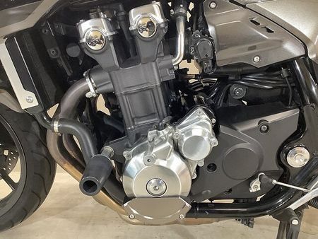 ホンダ CB1300スーパーボルドール CB1300スーパーボルドール ヤマモトレーシング製マフラー フレームスライダー装備 AB 36