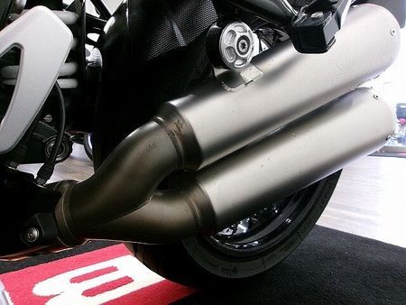 BMW R nineT R nine T AKRAPOVIC製マフラー/PUIG製リアフェンダー/Barracud 34