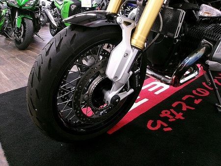 BMW R nineT R nine T AKRAPOVIC製マフラー/PUIG製リアフェンダー/Barracud 36