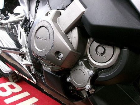 ホンダ VFR1200F VFR1200F DCT リアボックス付/MiniUSBタイプB付/TANAX製レーダー探 32