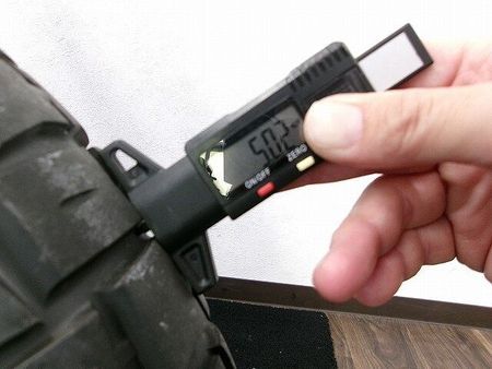 ハスクバーナ SVARTPILEN 401 SVARTPILEN 401 ヘッドライトカバー付/バーエンドミラーカスタム 23
