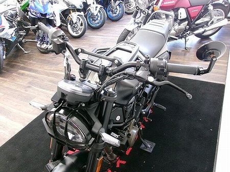 ハスクバーナ SVARTPILEN 401 SVARTPILEN 401 ヘッドライトカバー付/バーエンドミラーカスタム 35