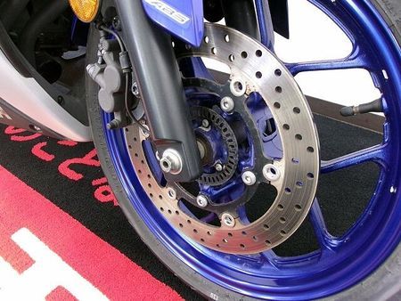 ヤマハ YZF-R25 YZF-R25 PRUNUS製スリップオンマフラー/ワイズギア製シートバック/マルチバー付 24