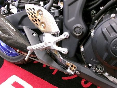 ヤマハ YZF-R25 YZF-R25 PRUNUS製スリップオンマフラー/ワイズギア製シートバック/マルチバー付 31
