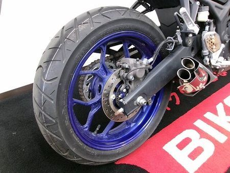 ヤマハ YZF-R25 YZF-R25 PRUNUS製スリップオンマフラー/ワイズギア製シートバック/マルチバー付 35