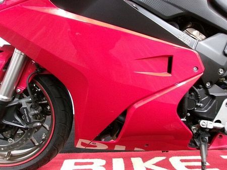 ホンダ VFR800F VFR800F サイドパニア装備/2017年モデル!! 11
