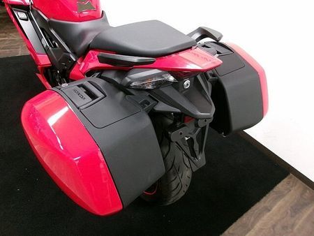 ホンダ VFR800F VFR800F サイドパニア装備/2017年モデル!! 24