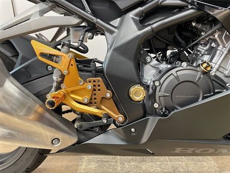 ホンダ CBR250RR (MC51) CBR250RR 2022年モデル Sniper製バックステップ フェンダーレス ナポレオ 22