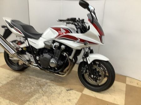 ホンダ CB1300スーパーボルドール CB1300スーパーボルドール 2011年モデル ワンオーナー車両 エンジンスライダー装備 37