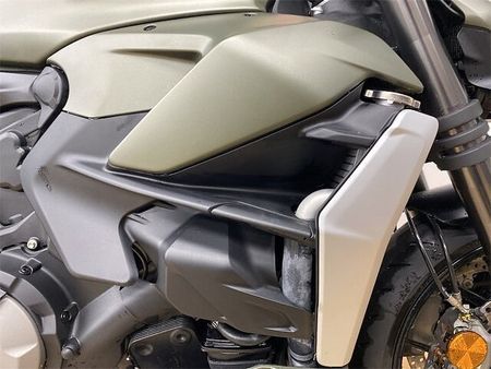 ドゥカティ STREETFIGHTER848 ストリートファイターV2 2023年モデル ワンオーナー フルノーマル車両 34