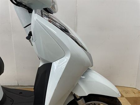 ホンダ リード125 リード125 2020年モデル リアボックス マルチバー USB電源装備 13