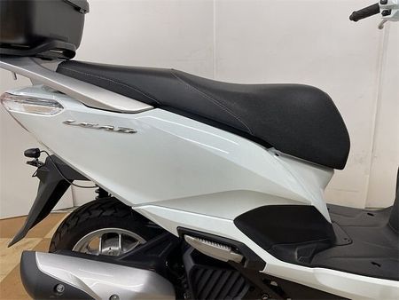 ホンダ リード125 リード125 2020年モデル リアボックス マルチバー USB電源装備 17