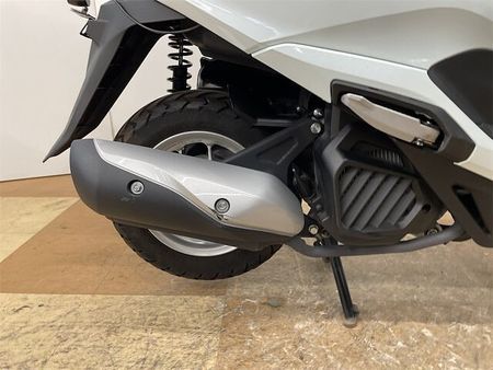ホンダ リード125 リード125 2020年モデル リアボックス マルチバー USB電源装備 18