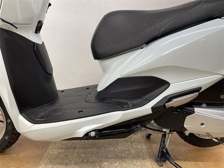 ホンダ リード125 リード125 2020年モデル リアボックス マルチバー USB電源装備 24