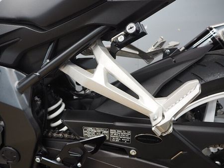 ホンダ CBR250RR (MC51) CBR250RR ABS 【マル得】モリワキスリップオンMX BP-?/バックステップ装備 32