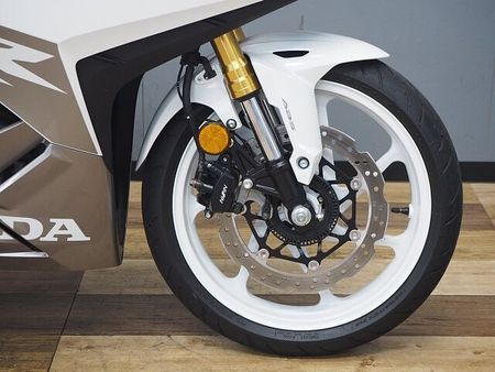 ホンダ CBR250RR (MC51) CBR250RR ABS 【マル得】モリワキスリップオンMX BP-?/バックステップ装備 36