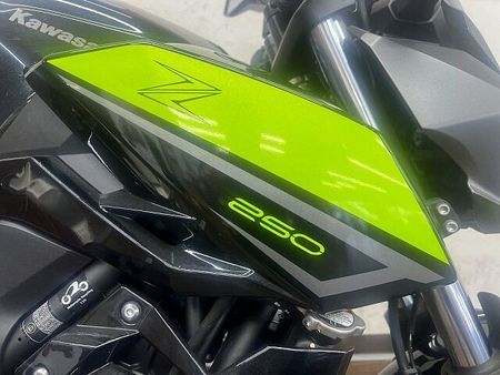 カワサキ Z250 Z250 軽快かつ力強い一台を 2022年モデル!! 24